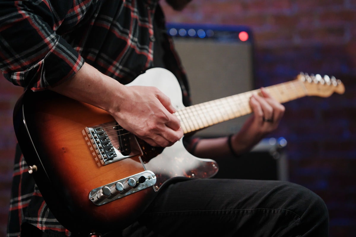 Pre-Wired Strat® Pickguards – 920D Custom